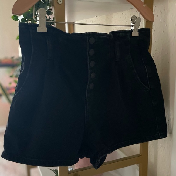 American Eagle Outfitters Pants - AMERICAN EAGLE paper bag shorts size 4